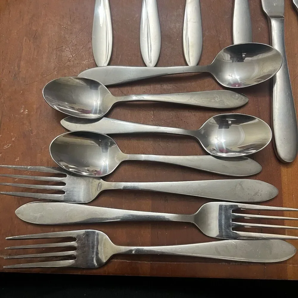 15pc Set Oneida 4 Place Setting NEEDS 1 SPOONS Stainless Flatware China